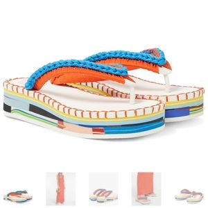 Chloe NWOT flip flops